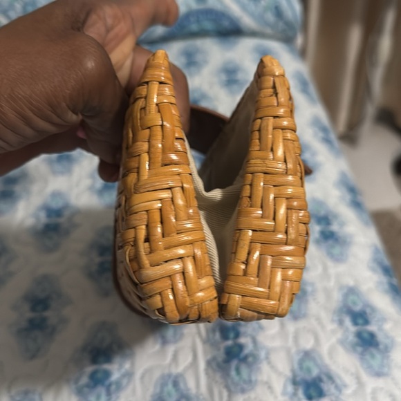 Perfect condition Pre-Loved Tory-Burch clutch - Picture 7 of 8